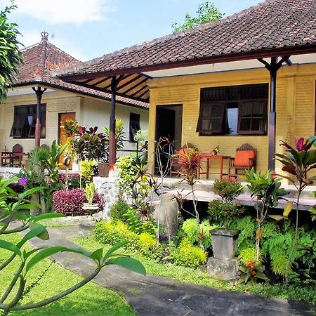 Rijasa Homestay Каранґасем Екстер'єр фото