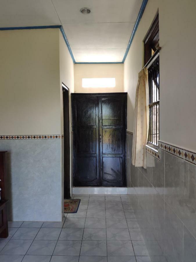 Rijasa Homestay Каранґасем Екстер'єр фото